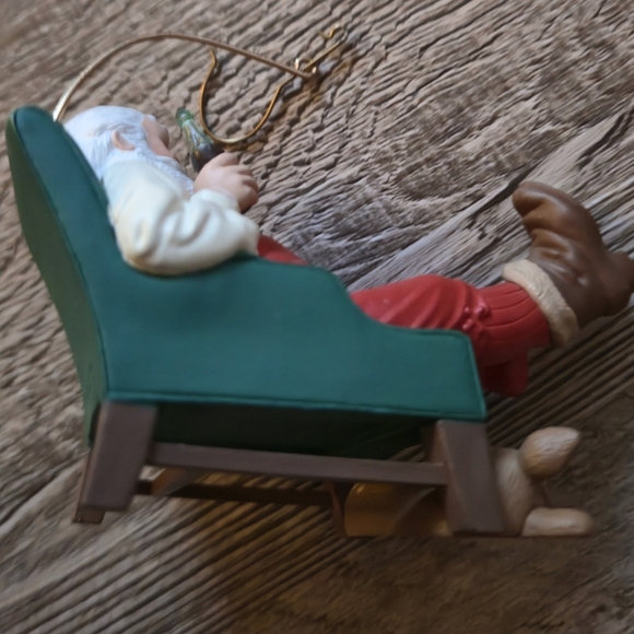 1994 Hallmark Keepsake "Relaxing Moment" Coca-Cola Santa Christmas Ornament - Picture 11 of 12